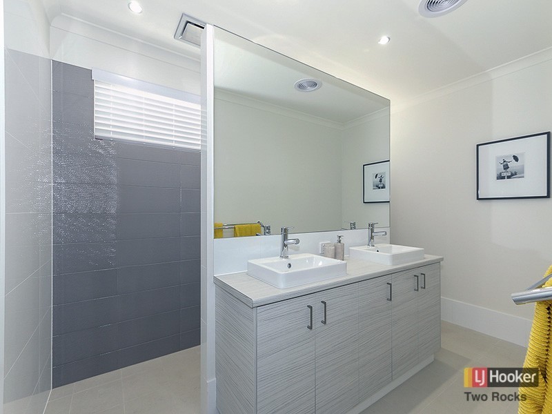 29 Newmarket Parade, Butler WA 6036