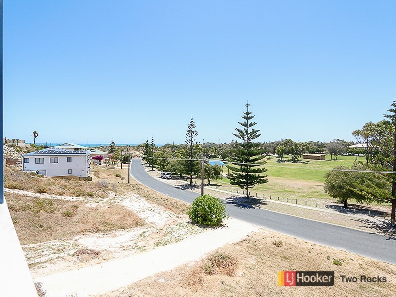 16 Charnwood Avenue, Two Rocks WA 6037