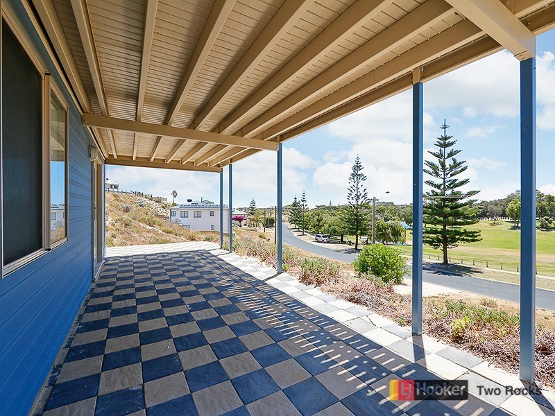 16 Charnwood Avenue, Two Rocks WA 6037