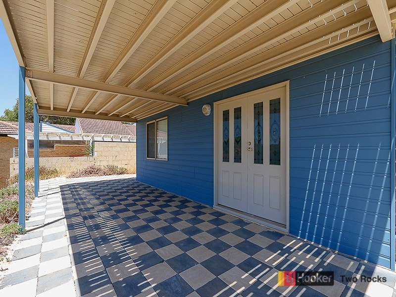 16 Charnwood Avenue, Two Rocks WA 6037