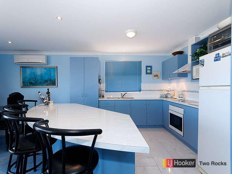 16 Charnwood Avenue, Two Rocks WA 6037