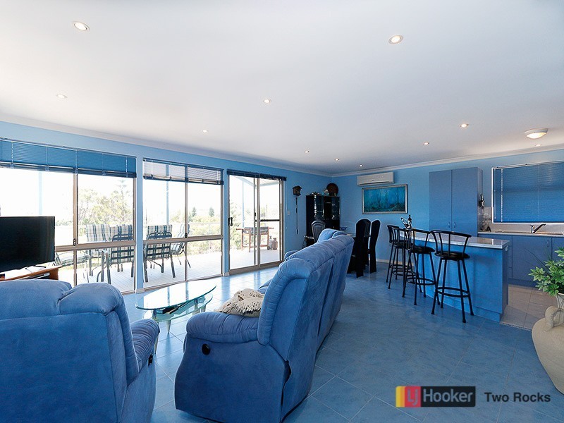 16 Charnwood Avenue, Two Rocks WA 6037