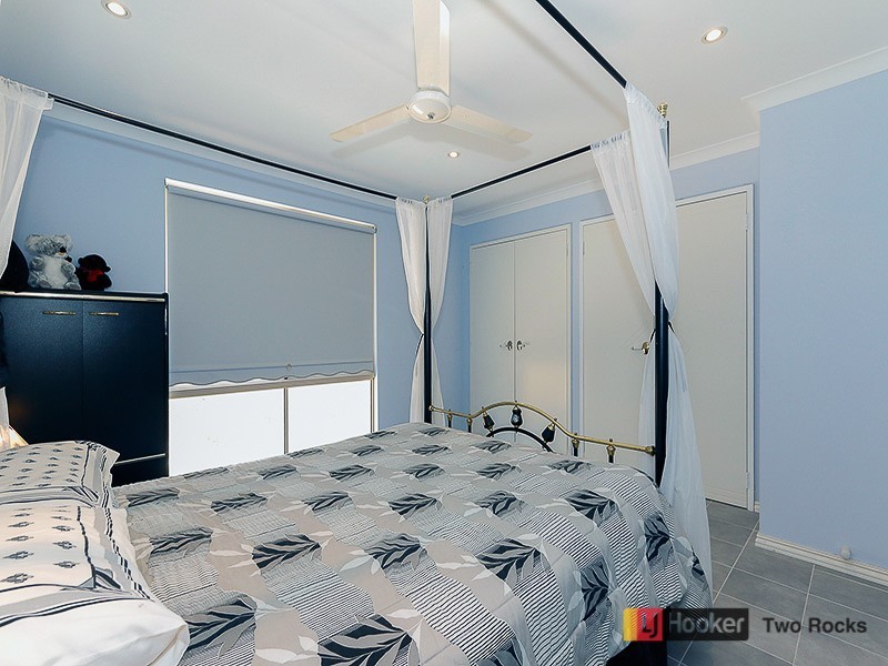 16 Charnwood Avenue, Two Rocks WA 6037