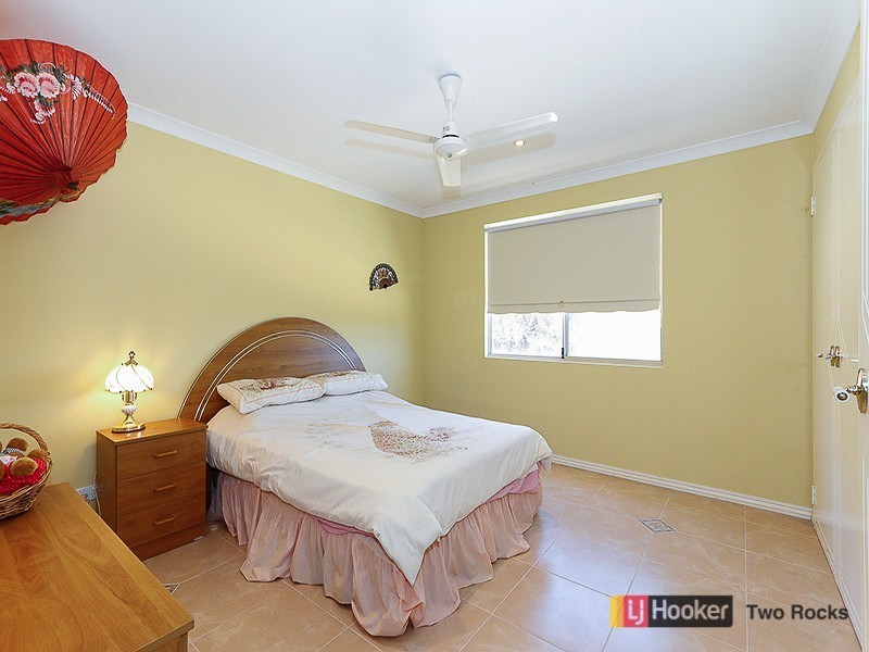 16 Charnwood Avenue, Two Rocks WA 6037