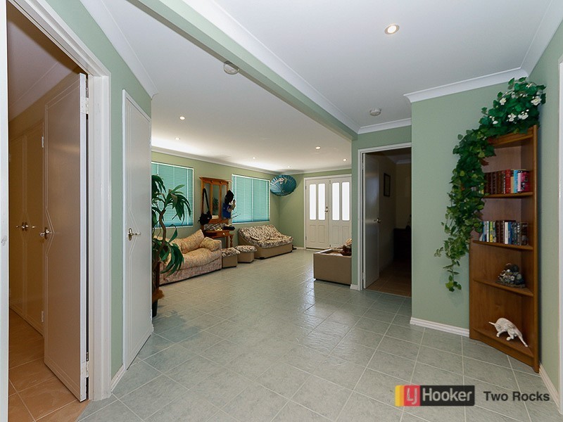 16 Charnwood Avenue, Two Rocks WA 6037