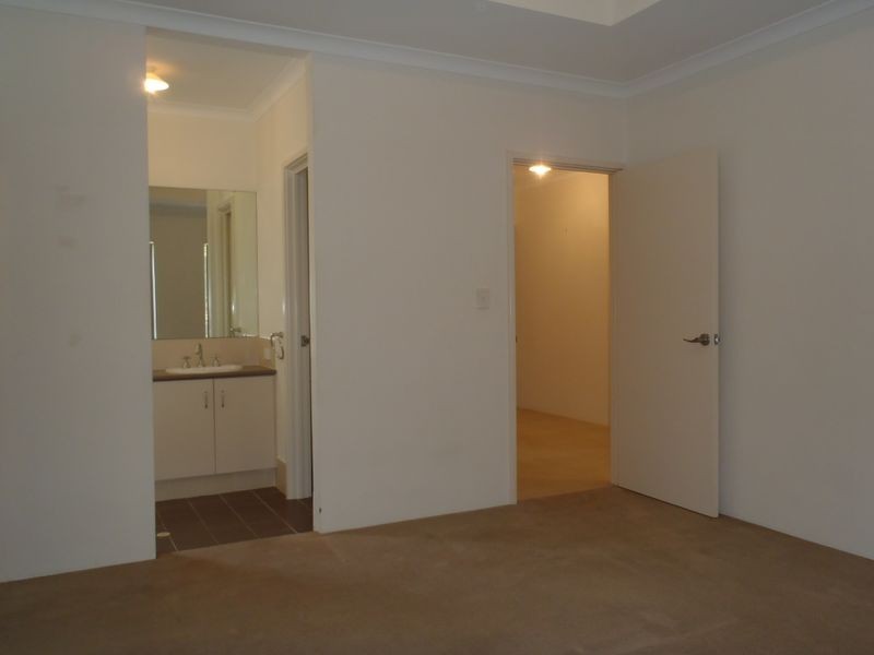 9 Windy Lane, Yanchep WA 6035