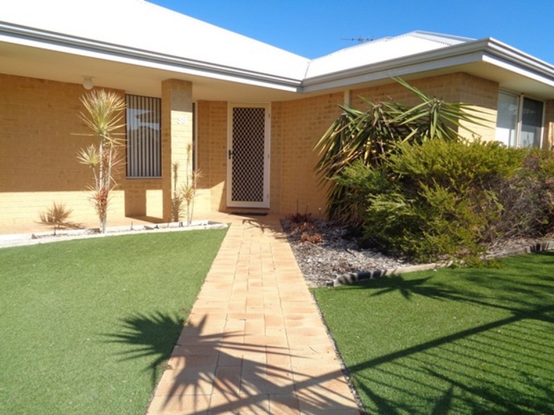 38 Blackwood Meander, Yanchep WA 6035