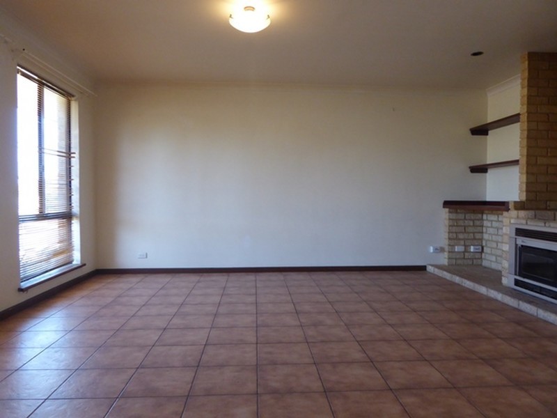 2 Schooner Place, Yanchep WA 6035