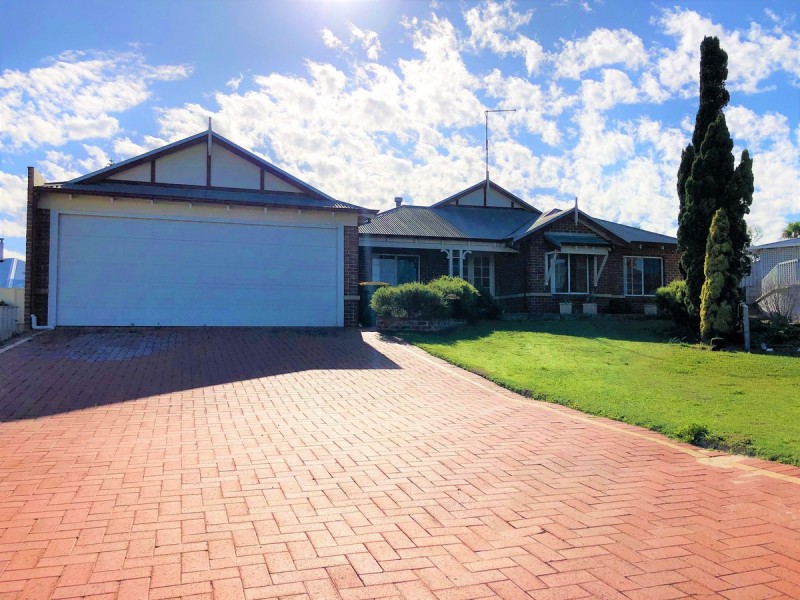 5 Livonia Place, Two Rocks WA 6037