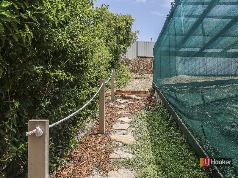 28 Galatea Grove, Two Rocks WA 6037