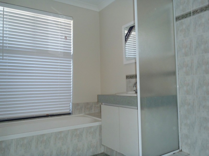 38 Lady Lindsay Cove, Yanchep WA 6035