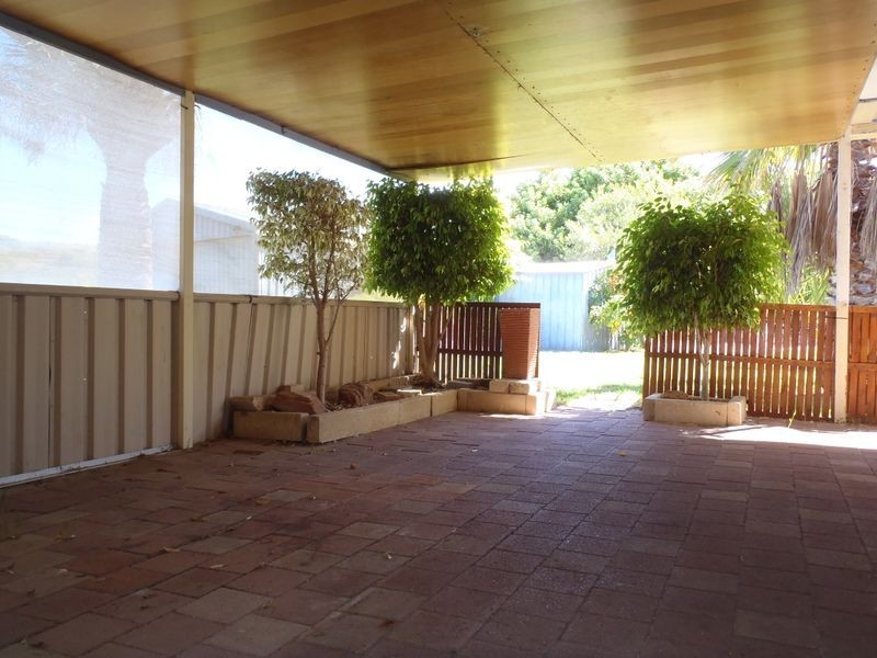 5 Candler Way, Two Rocks WA 6037