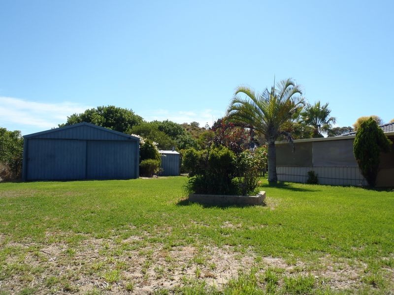 5 Candler Way, Two Rocks WA 6037