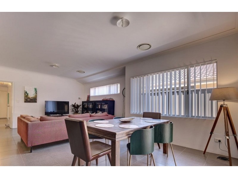 7 Avon Road, Yanchep WA 6035