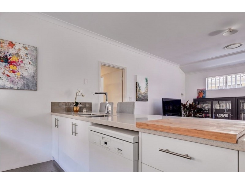 7 Avon Road, Yanchep WA 6035