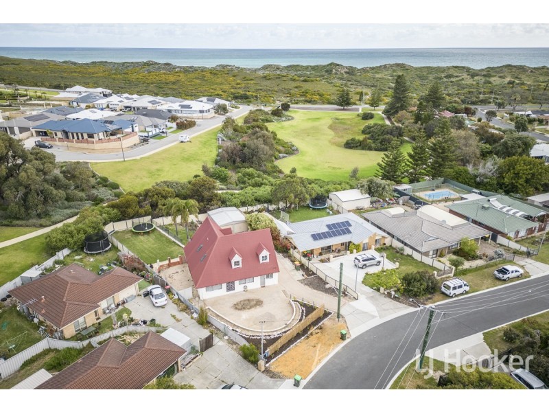 14 Mitchell Place, Two Rocks WA 6037