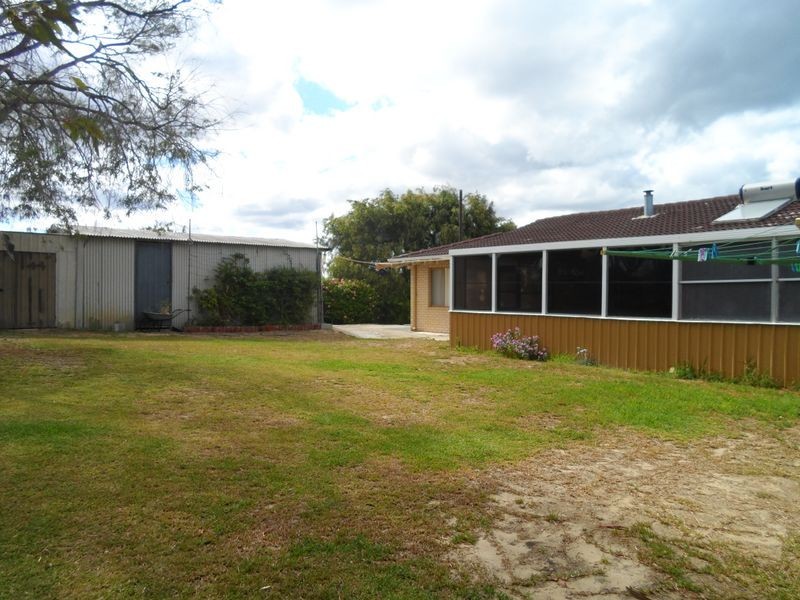 15 Hutt Court, Two Rocks WA 6037