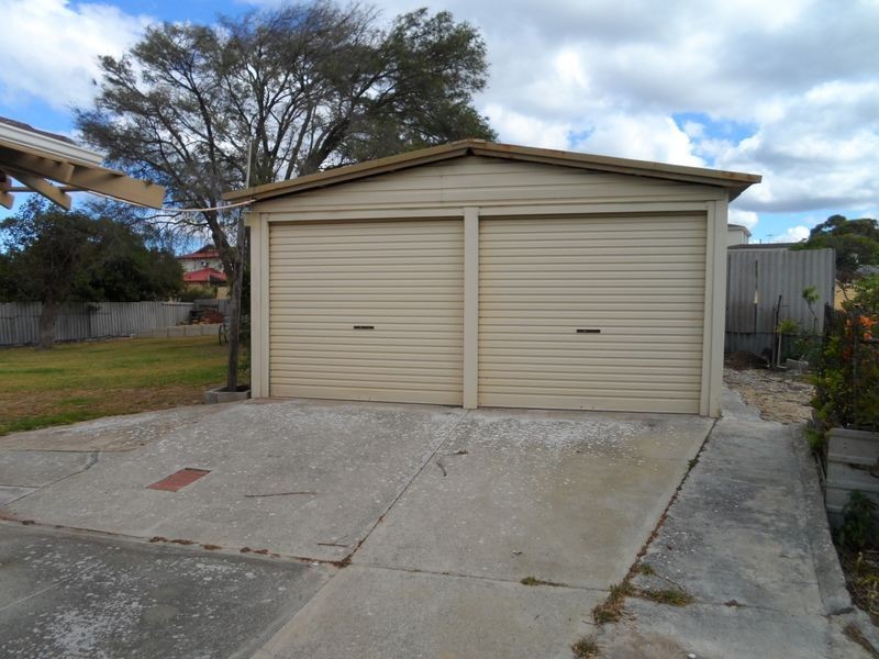 15 Hutt Court, Two Rocks WA 6037