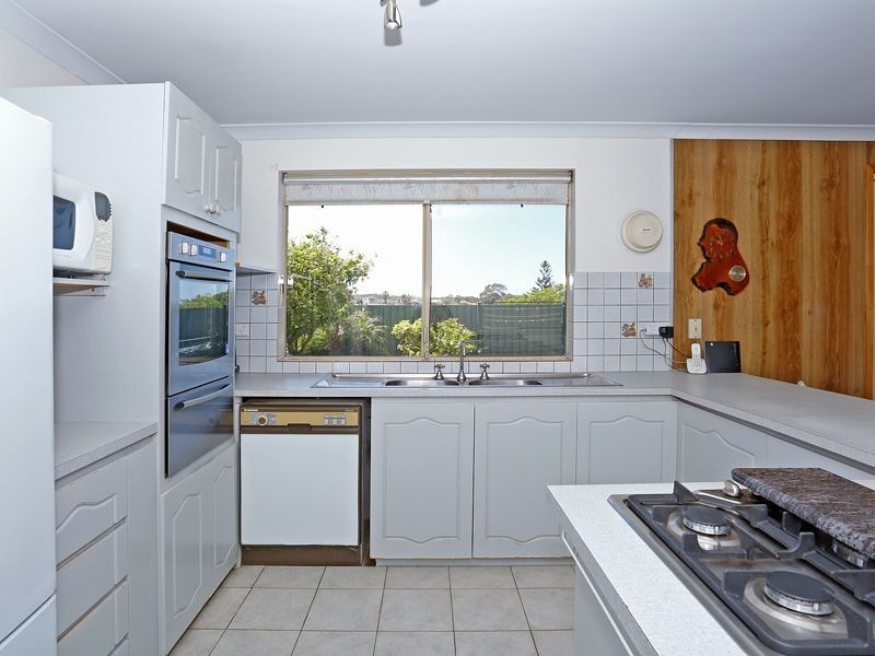 6 Valkyrie Place, Two Rocks WA 6037