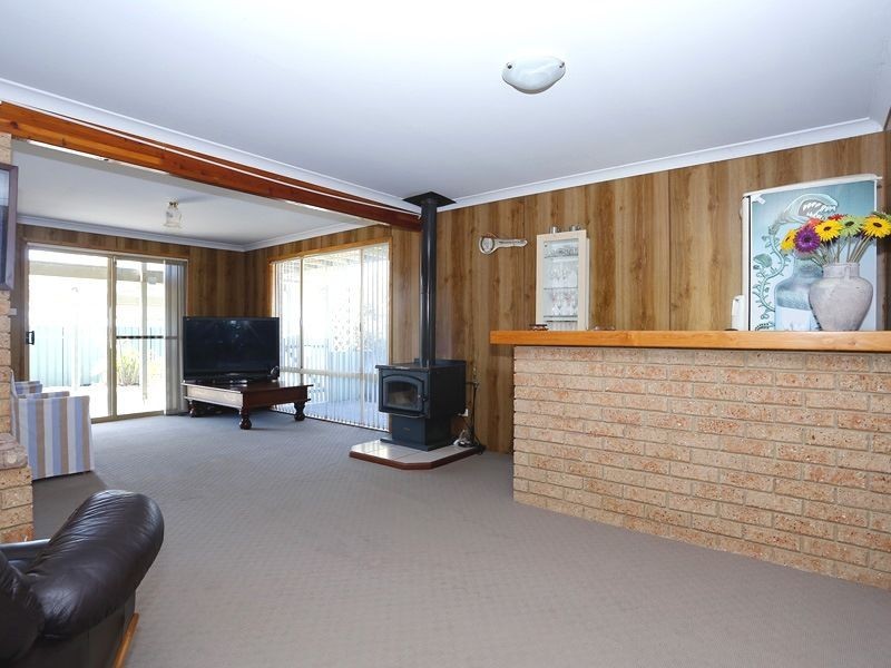 6 Valkyrie Place, Two Rocks WA 6037