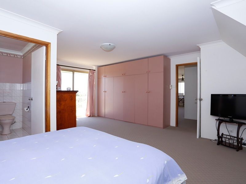 6 Valkyrie Place, Two Rocks WA 6037