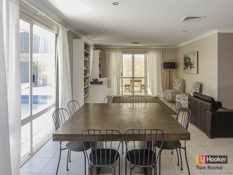 8 Lunar Street, Yanchep WA 6035