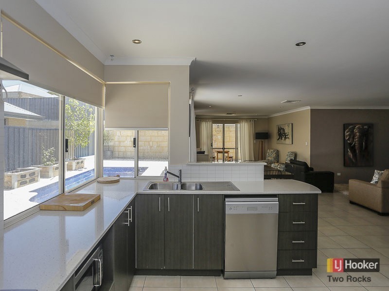 8 Lunar Street, Yanchep WA 6035