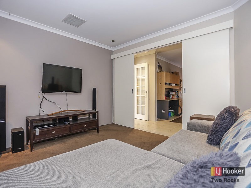 8 Lunar Street, Yanchep WA 6035