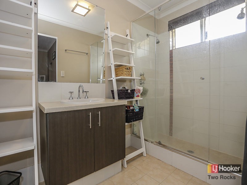 8 Lunar Street, Yanchep WA 6035