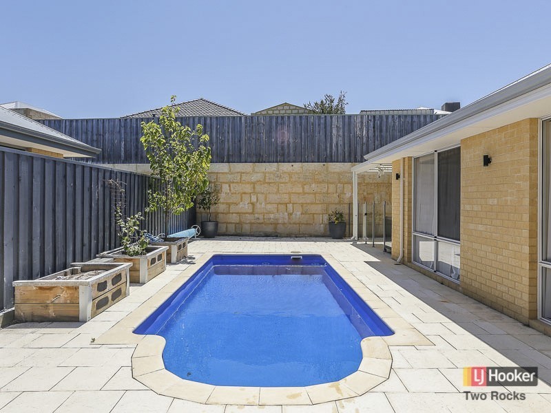 8 Lunar Street, Yanchep WA 6035