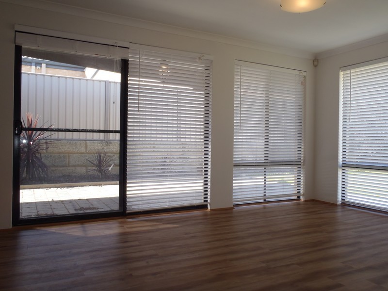 38 Lady Lindsay Cove, Yanchep WA 6035