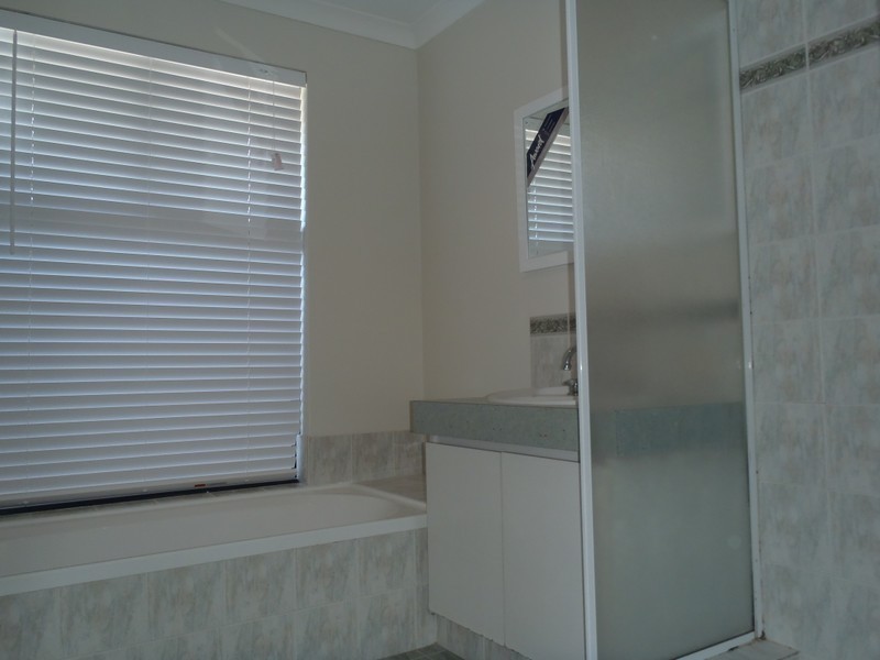 38 Lady Lindsay Cove, Yanchep WA 6035