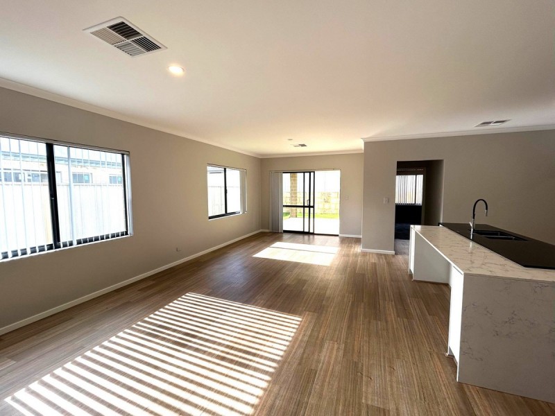 8 Seabass Chase, Two Rocks WA 6037