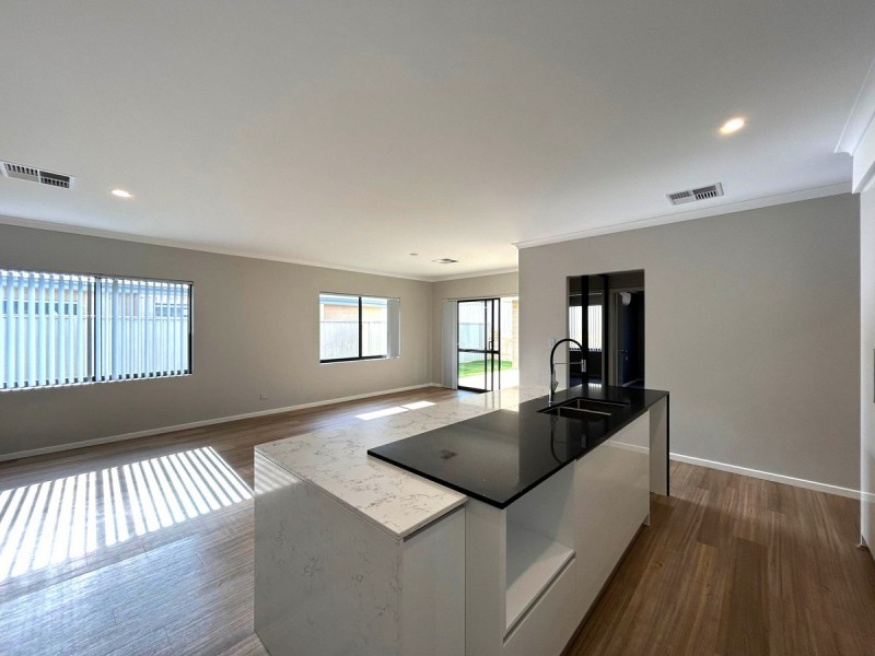 8 Seabass Chase, Two Rocks WA 6037