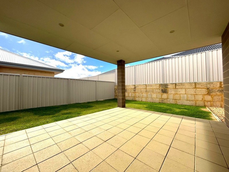 8 Seabass Chase, Two Rocks WA 6037