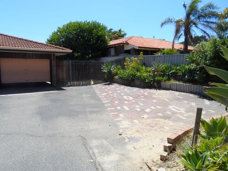 17 Blaxland Avenue, Two Rocks WA 6037