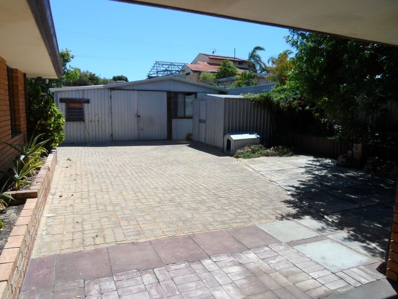 17 Blaxland Avenue, Two Rocks WA 6037