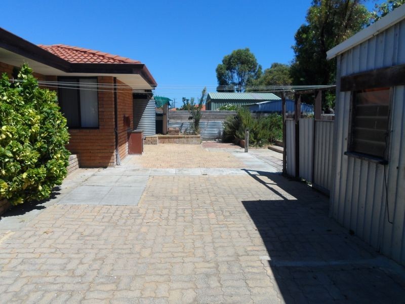 17 Blaxland Avenue, Two Rocks WA 6037