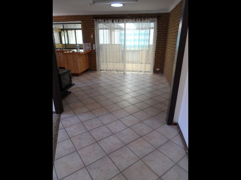 17 Blaxland Avenue, Two Rocks WA 6037