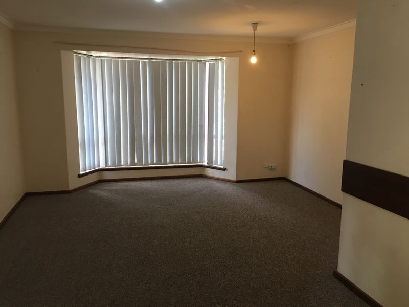 17 Blaxland Avenue, Two Rocks WA 6037