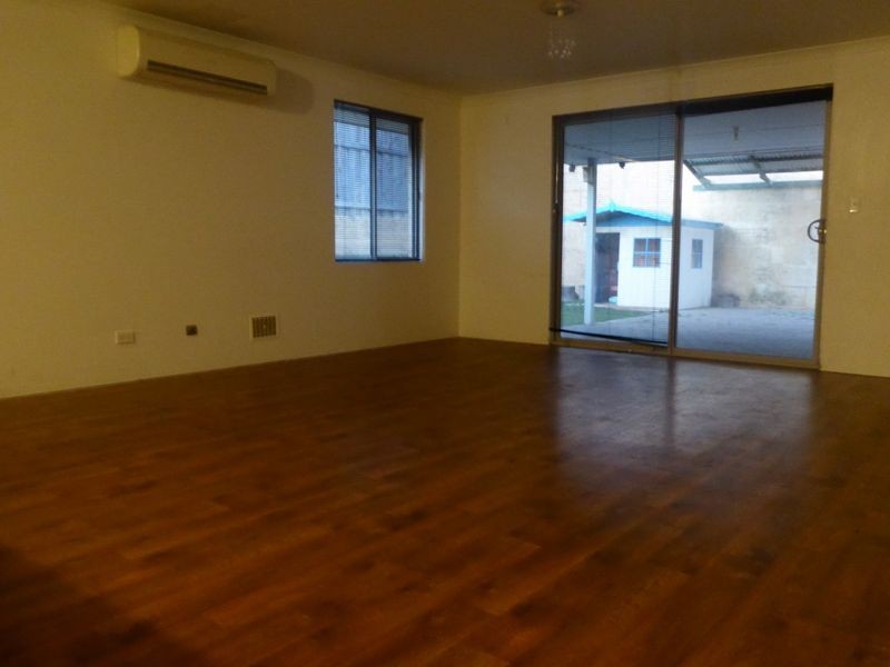 10 Flax Road, Yanchep WA 6035