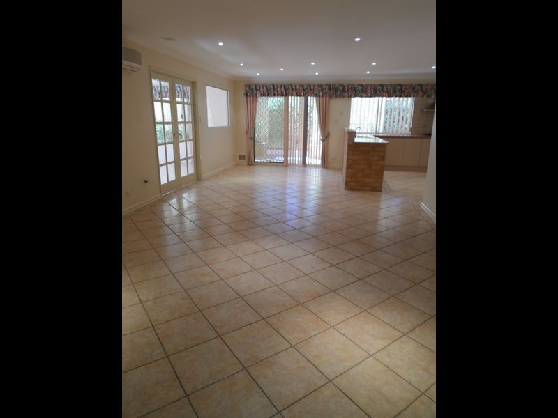 11 Harlequin Way, Yanchep WA 6035