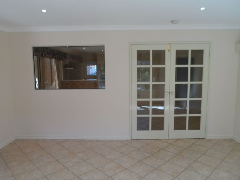 11 Harlequin Way, Yanchep WA 6035