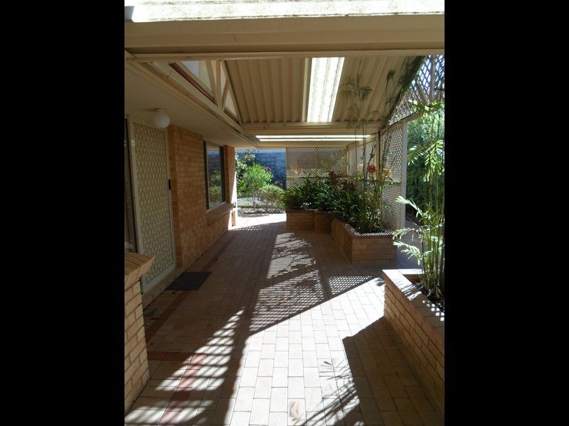 11 Harlequin Way, Yanchep WA 6035