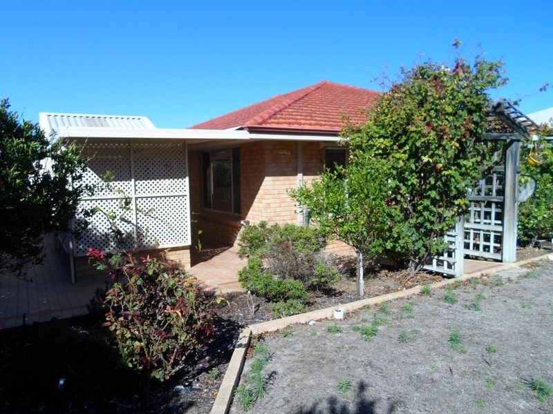 11 Harlequin Way, Yanchep WA 6035