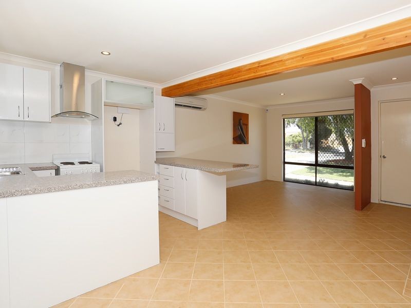 11 Wilson Place, Two Rocks WA 6037