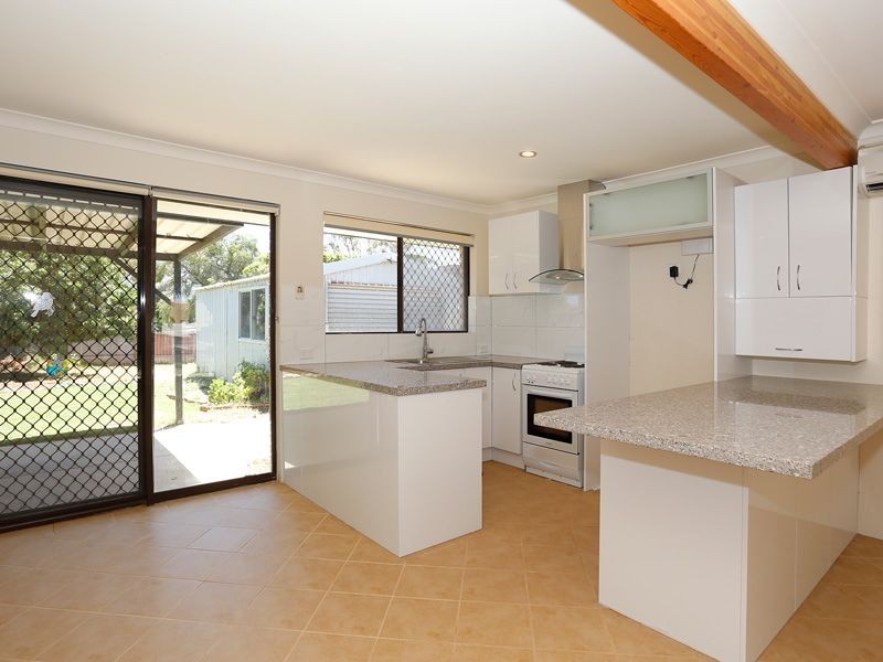 11 Wilson Place, Two Rocks WA 6037