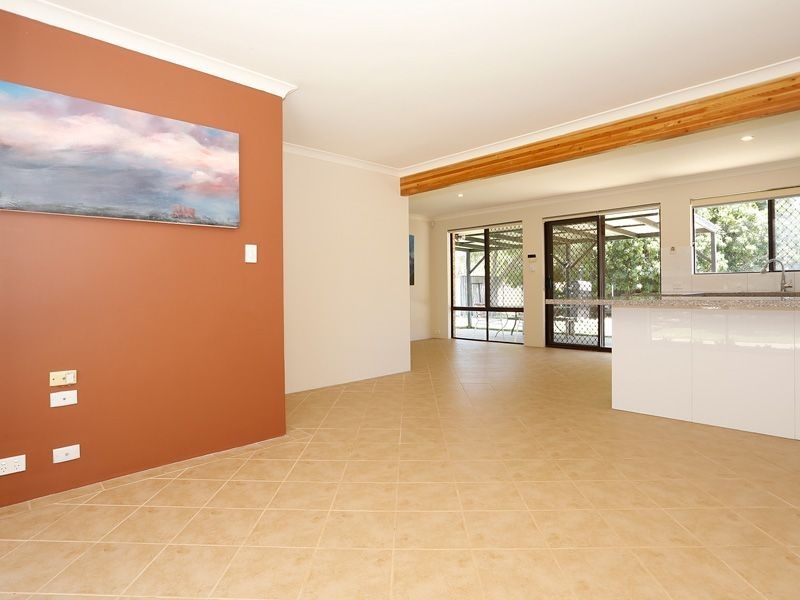 11 Wilson Place, Two Rocks WA 6037