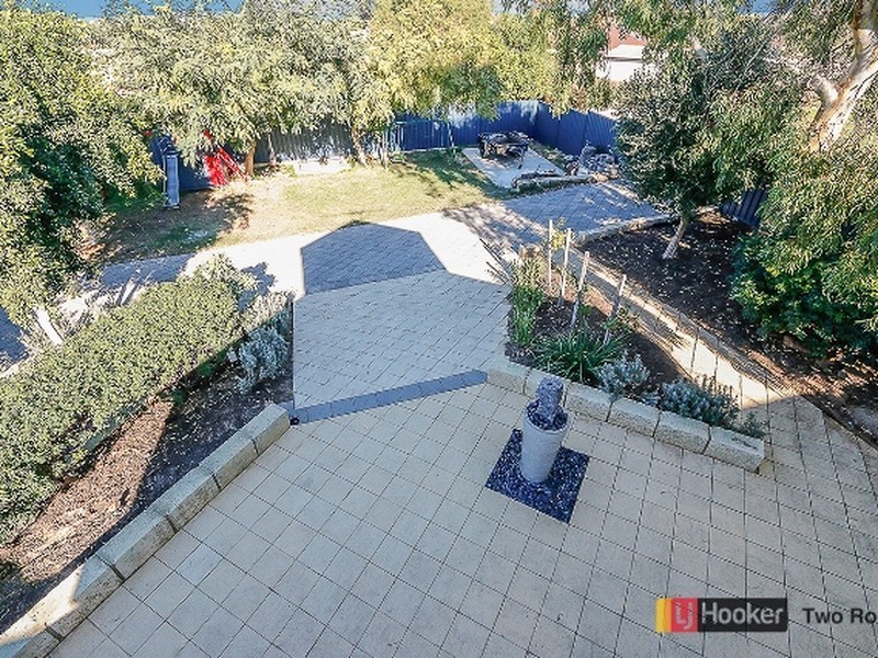 9 Evans Place, Two Rocks WA 6037