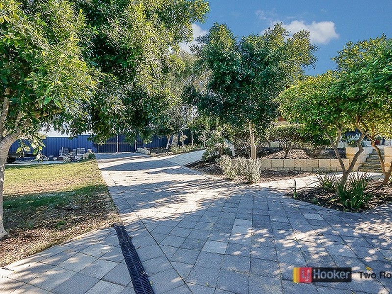 9 Evans Place, Two Rocks WA 6037